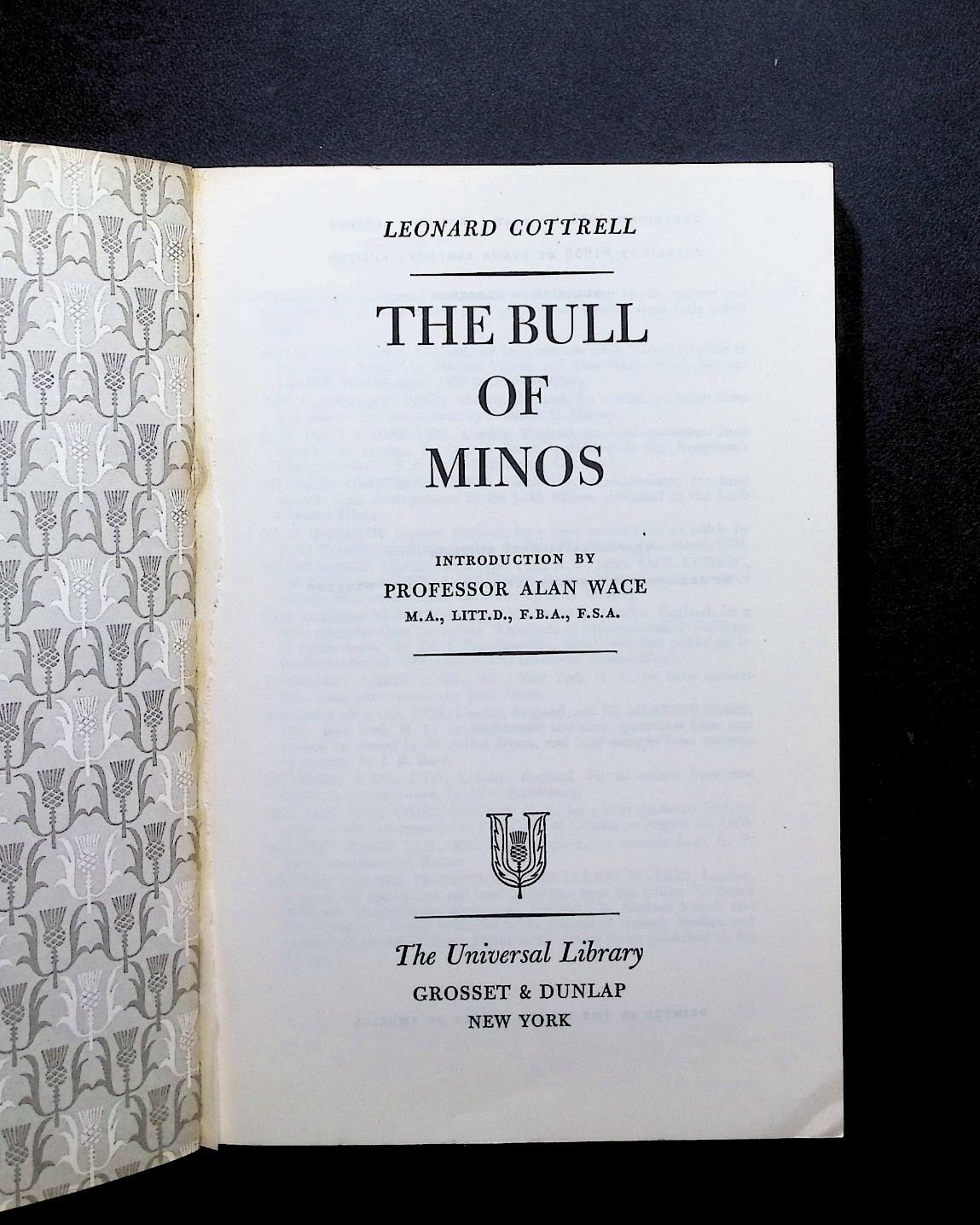The Bull of Minos Leonard Cottrell 1962 PB Grosset Universal Library NM 9.4