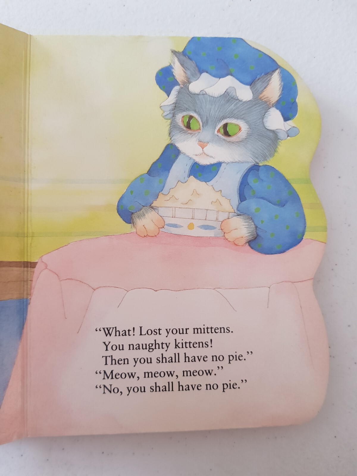 Pudgy Pal Board Book – The Three Little Kittens 1996 Dot Stott