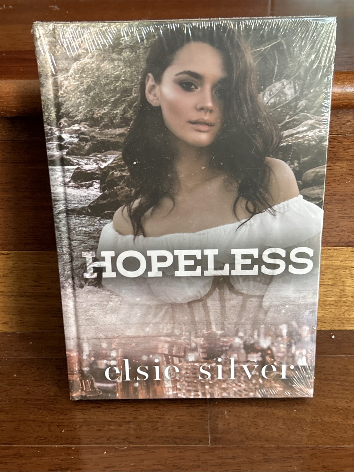 Chestnut Springs Elsie Silver Dark & Quirky Hardcover Set Metallic Edges 5 Books
