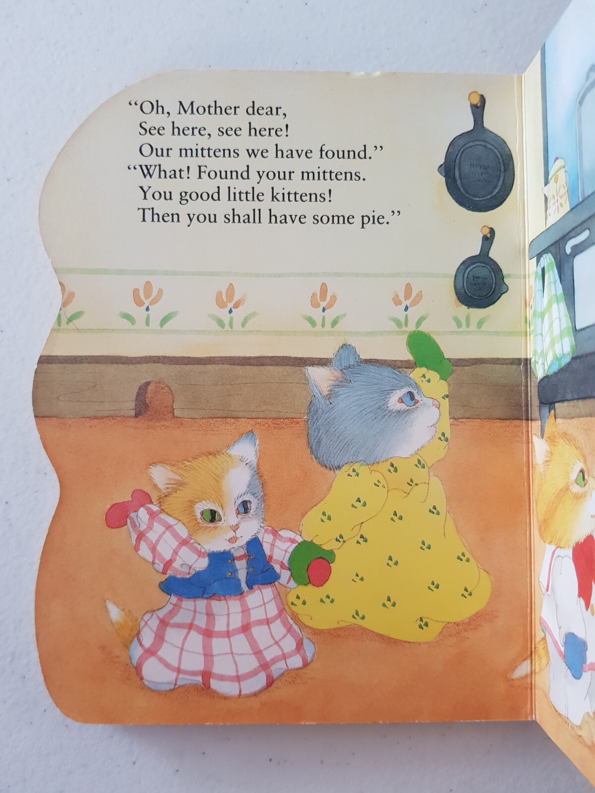 Pudgy Pal Board Book – The Three Little Kittens 1996 Dot Stott
